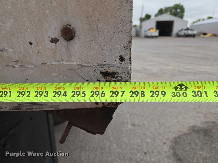 image for item EW0105 1983 Fruehauf end dump trailer