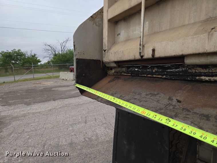 image for item EW0105 1983 Fruehauf end dump trailer