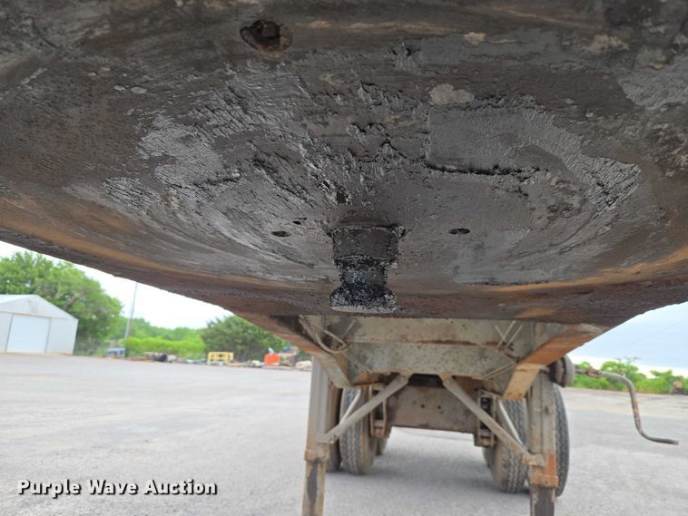 image for item EW0105 1983 Fruehauf end dump trailer