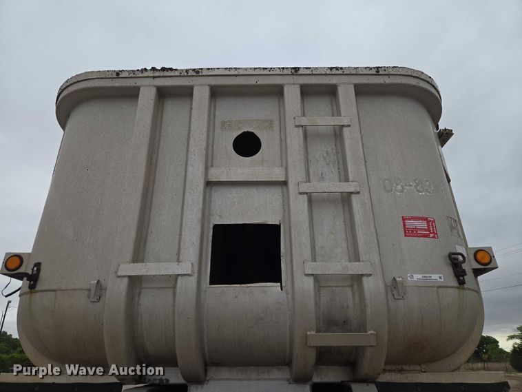 image for item EW0105 1983 Fruehauf end dump trailer