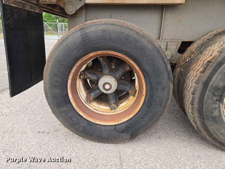 image for item EW0105 1983 Fruehauf end dump trailer