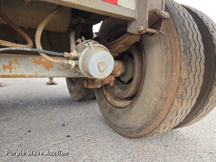 image for item EW0105 1983 Fruehauf end dump trailer