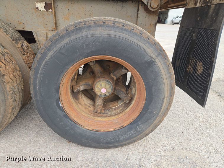 image for item EW0105 1983 Fruehauf end dump trailer