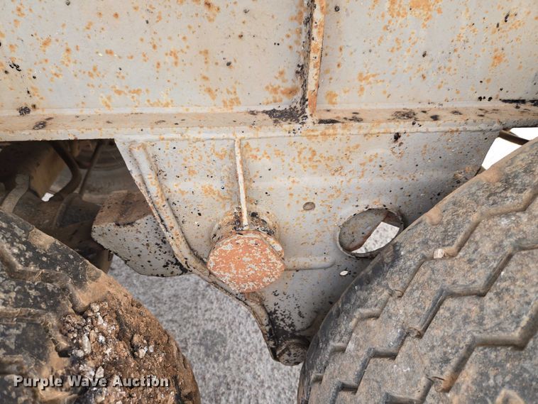 image for item EW0105 1983 Fruehauf end dump trailer