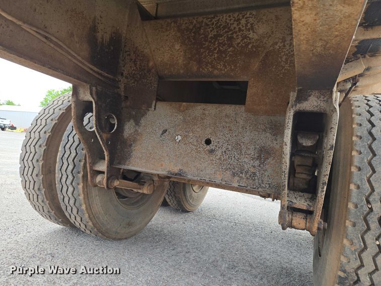 image for item EW0105 1983 Fruehauf end dump trailer