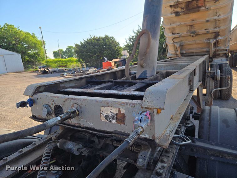 image for item EW0106 1980 Fruehauf end dump trailer
