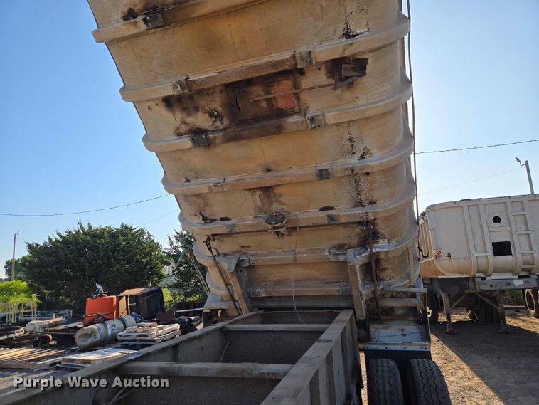 image for item EW0106 1980 Fruehauf end dump trailer