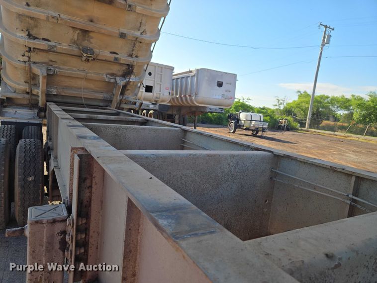 image for item EW0106 1980 Fruehauf end dump trailer