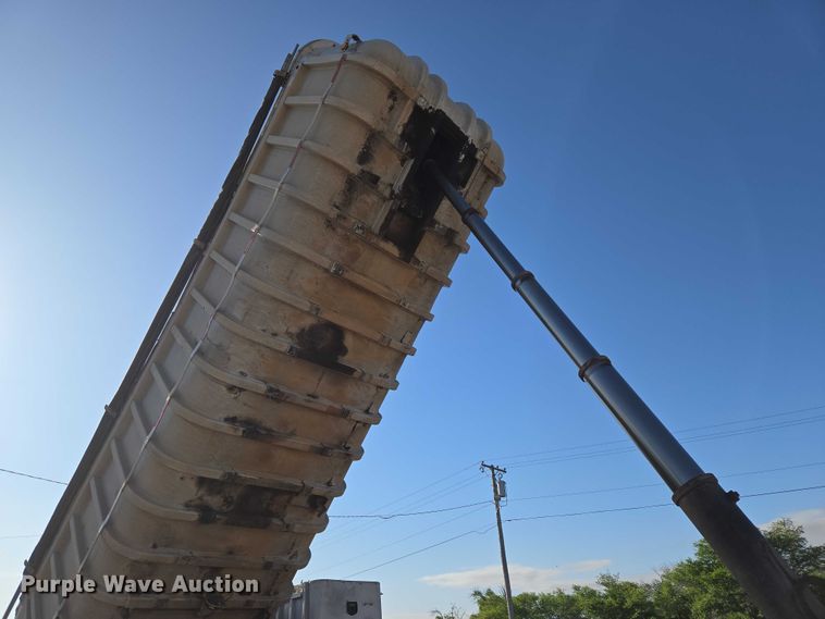 image for item EW0106 1980 Fruehauf end dump trailer