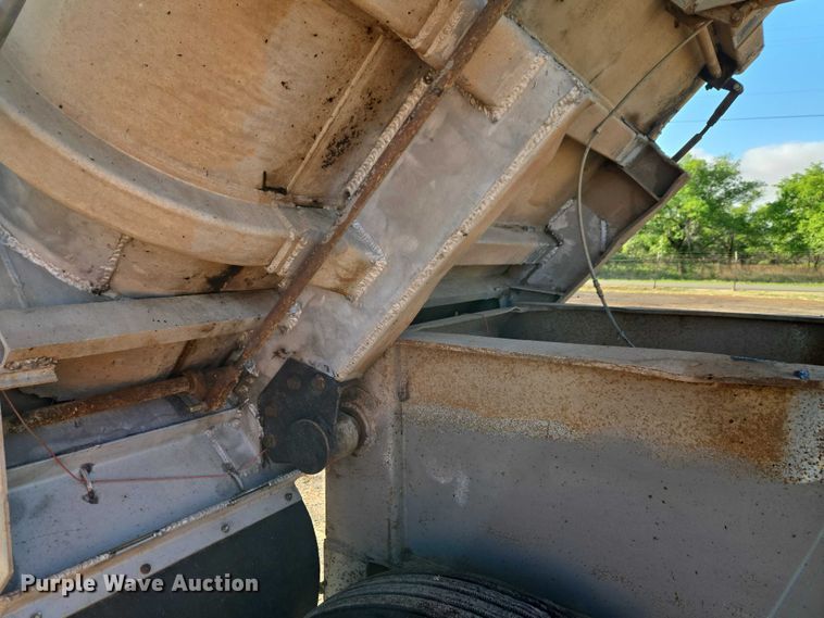 image for item EW0106 1980 Fruehauf end dump trailer