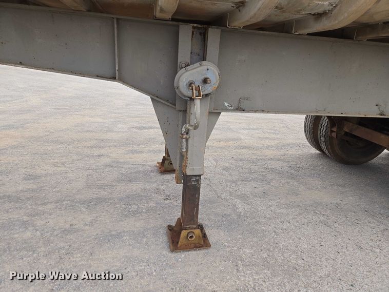 image for item EW0106 1980 Fruehauf end dump trailer