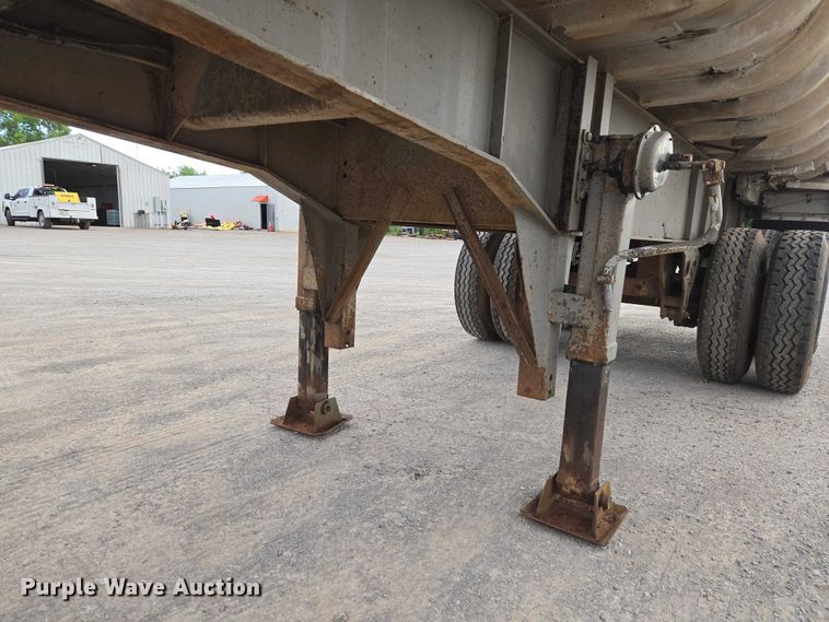 image for item EW0106 1980 Fruehauf end dump trailer