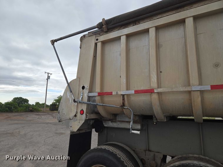 image for item EW0106 1980 Fruehauf end dump trailer