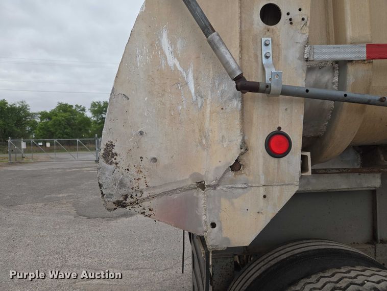 image for item EW0106 1980 Fruehauf end dump trailer