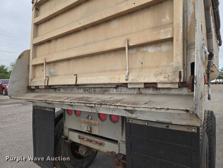 image for item EW0106 1980 Fruehauf end dump trailer