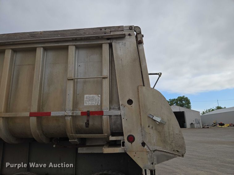 image for item EW0106 1980 Fruehauf end dump trailer