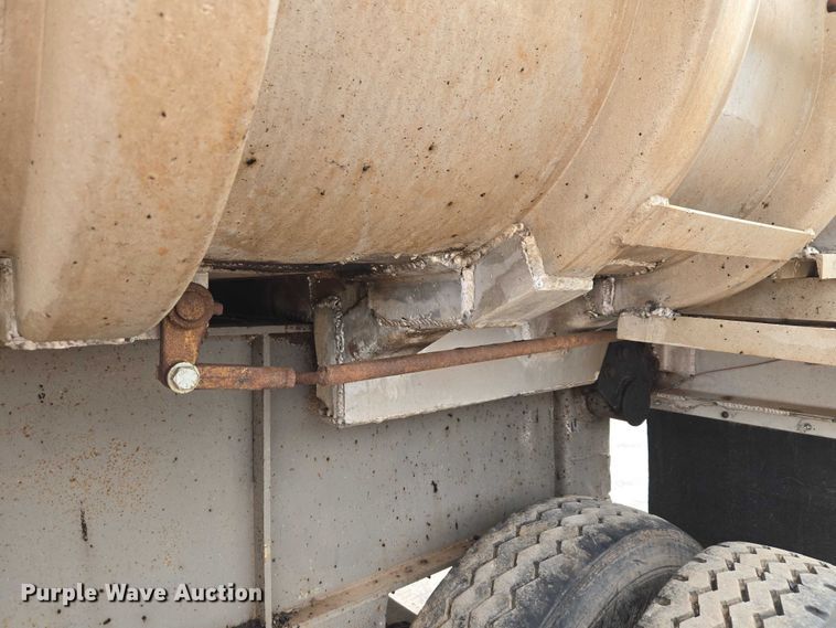 image for item EW0106 1980 Fruehauf end dump trailer