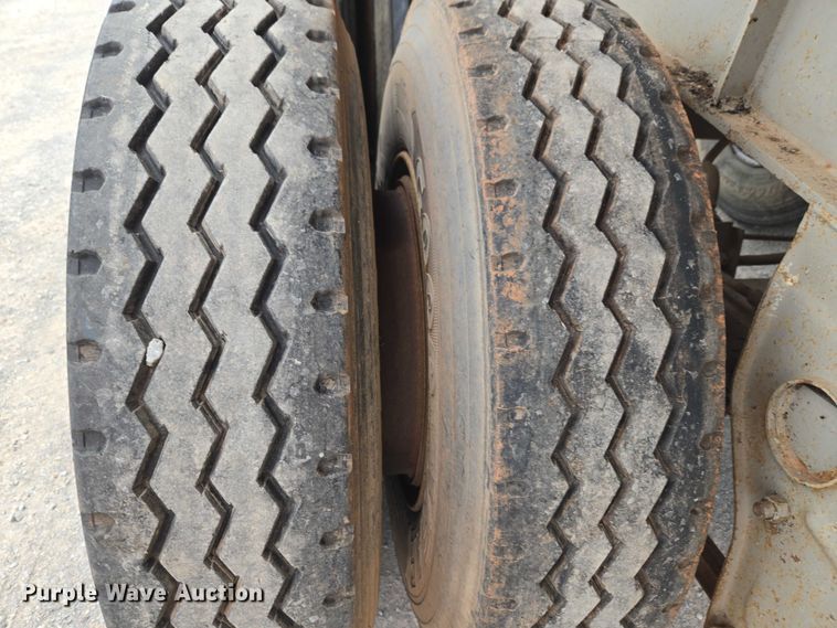 image for item EW0106 1980 Fruehauf end dump trailer