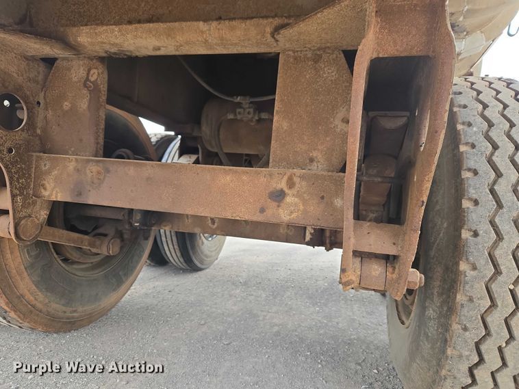 image for item EW0106 1980 Fruehauf end dump trailer