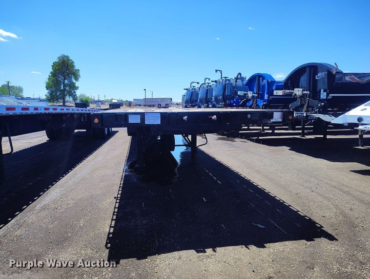 image for item EW0996 2010 Transcraft TL-2000 S2 flatbed trailer
