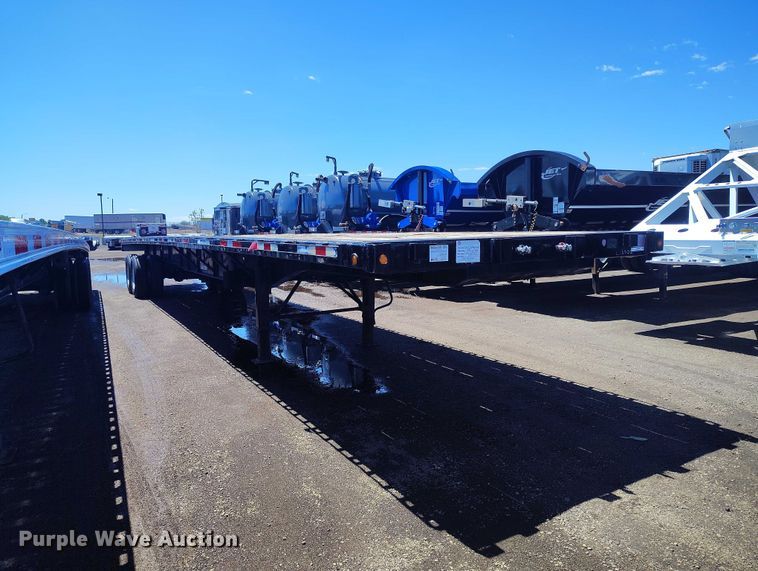 image for item EW0996 2010 Transcraft TL-2000 S2 flatbed trailer