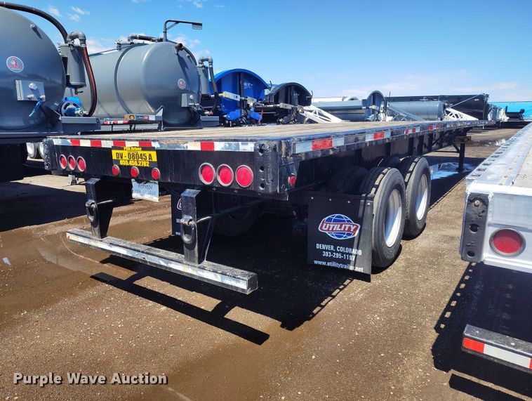 image for item EW0996 2010 Transcraft TL-2000 S2 flatbed trailer