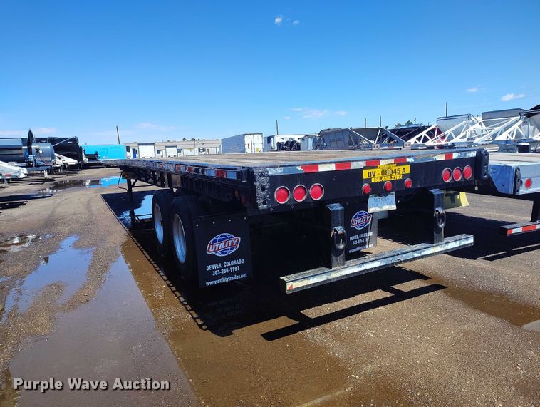 image for item EW0996 2010 Transcraft TL-2000 S2 flatbed trailer