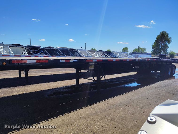 image for item EW0996 2010 Transcraft TL-2000 S2 flatbed trailer