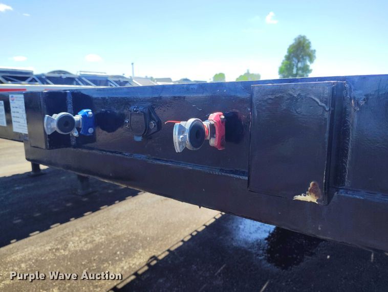 image for item EW0996 2010 Transcraft TL-2000 S2 flatbed trailer
