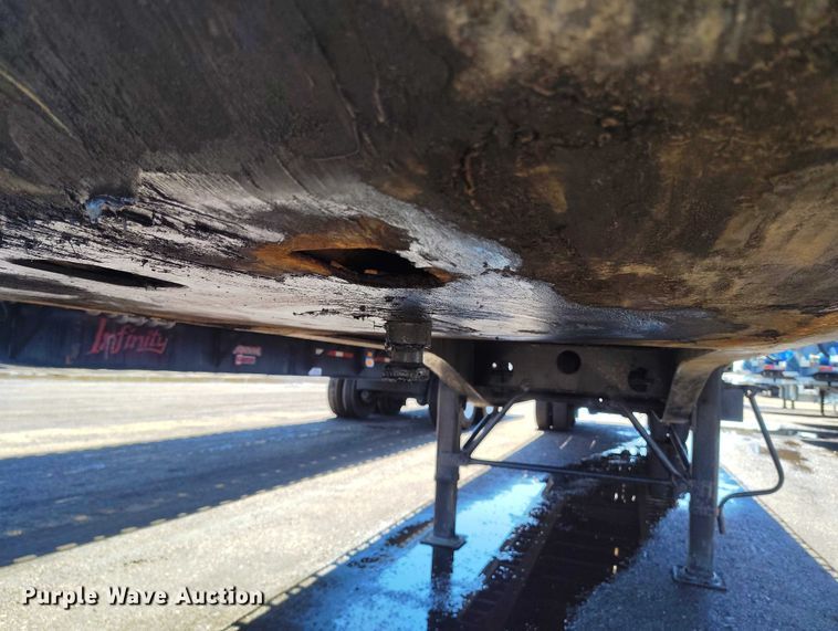 image for item EW0996 2010 Transcraft TL-2000 S2 flatbed trailer