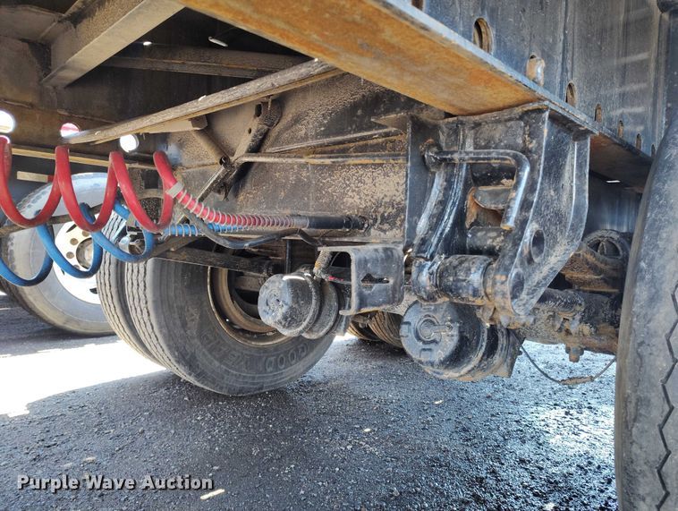 image for item EW0996 2010 Transcraft TL-2000 S2 flatbed trailer