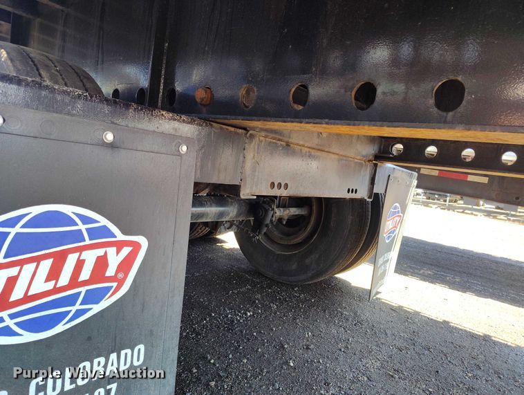 image for item EW0996 2010 Transcraft TL-2000 S2 flatbed trailer