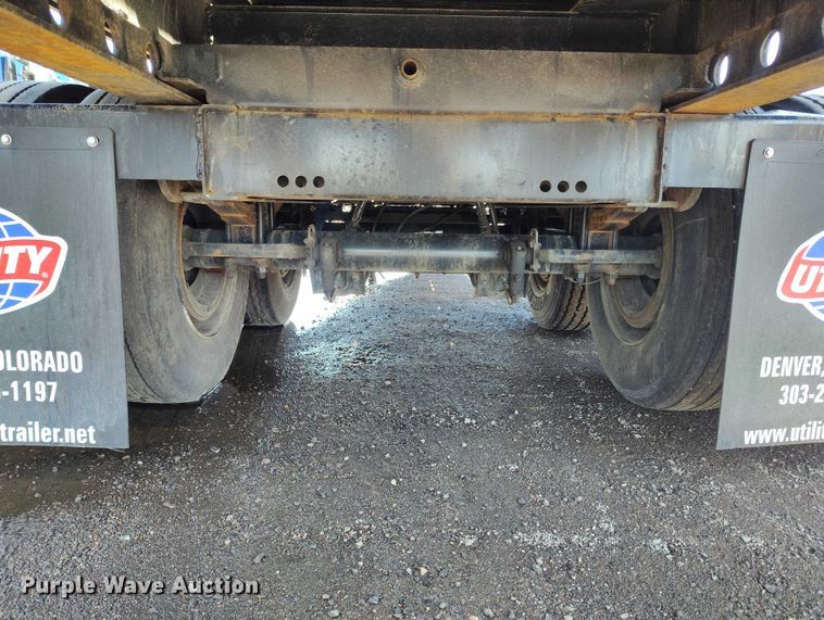 image for item EW0996 2010 Transcraft TL-2000 S2 flatbed trailer