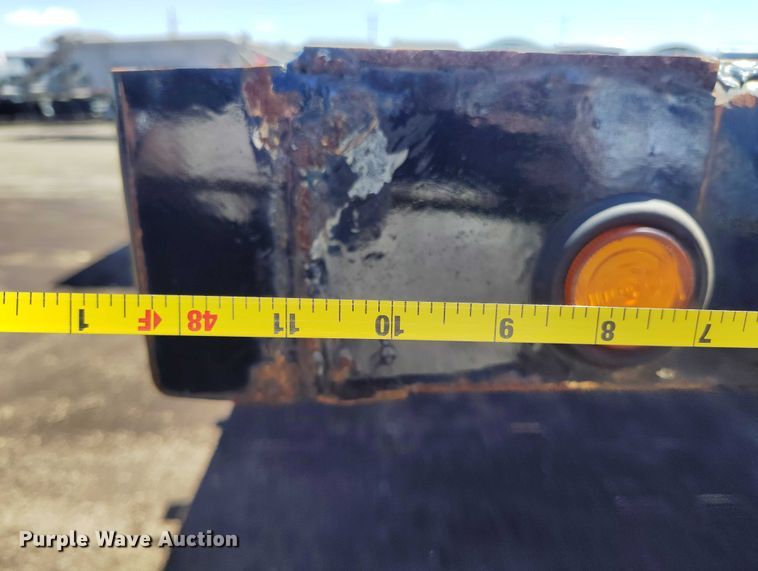 image for item EW0996 2010 Transcraft TL-2000 S2 flatbed trailer