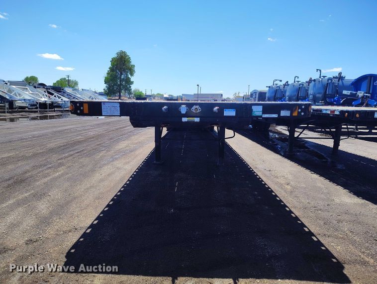 image for item EW0997 2017 Fontaine HAICF22RSA flatbed trailer