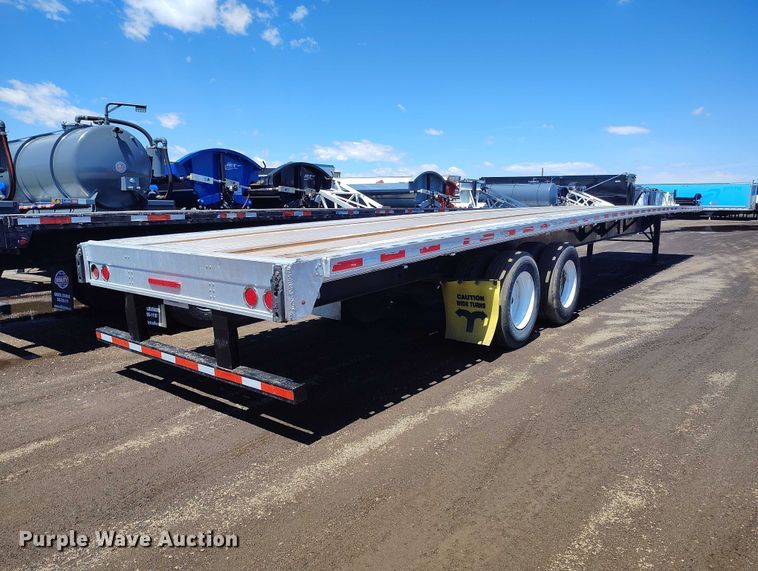 image for item EW0997 2017 Fontaine HAICF22RSA flatbed trailer
