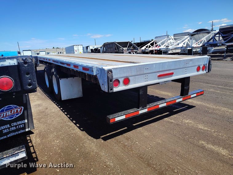 image for item EW0997 2017 Fontaine HAICF22RSA flatbed trailer
