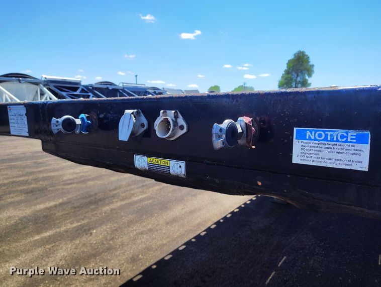 image for item EW0997 2017 Fontaine HAICF22RSA flatbed trailer