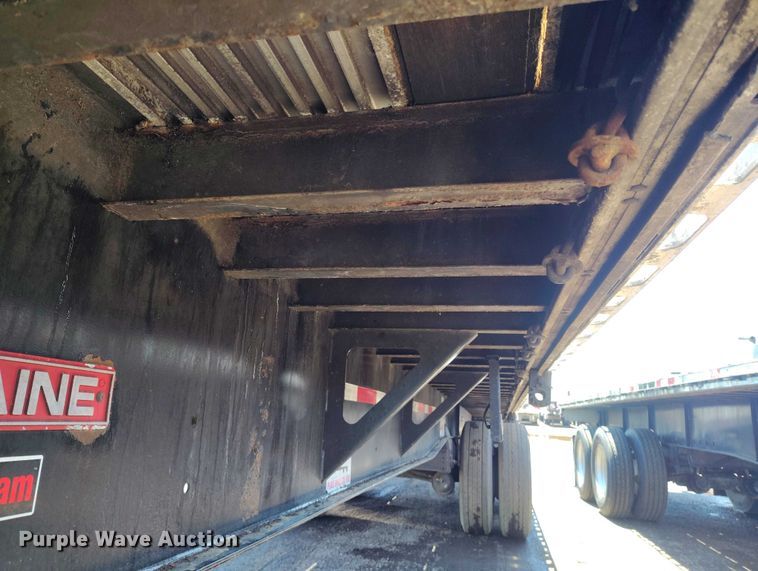 image for item EW0997 2017 Fontaine HAICF22RSA flatbed trailer