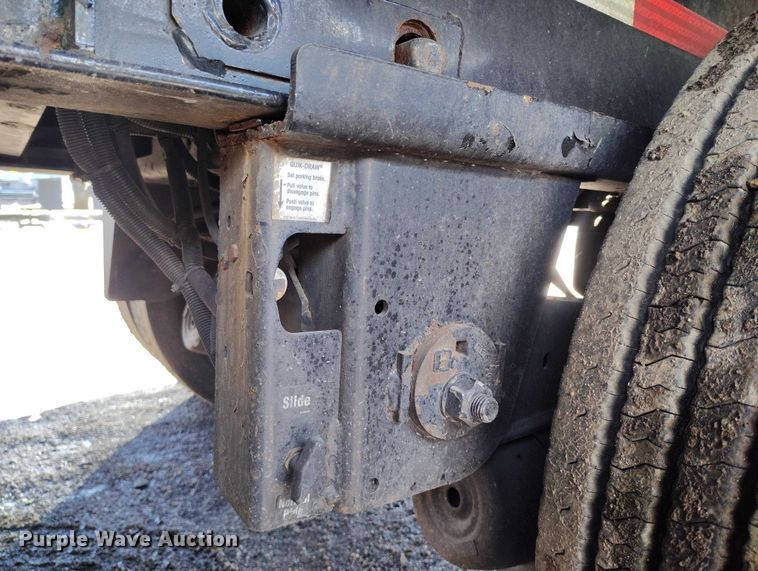 image for item EW0997 2017 Fontaine HAICF22RSA flatbed trailer