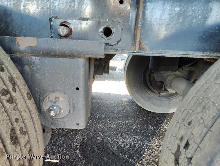 image for item EW0997 2017 Fontaine HAICF22RSA flatbed trailer