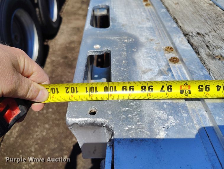 image for item EW0997 2017 Fontaine HAICF22RSA flatbed trailer
