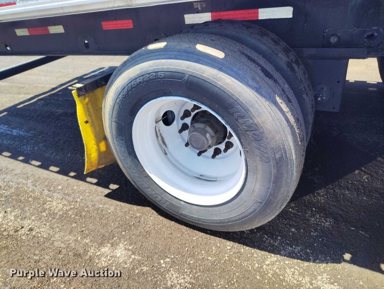 image for item EW0997 2017 Fontaine HAICF22RSA flatbed trailer