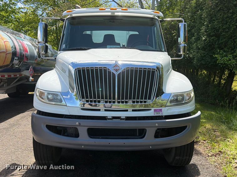 image for item EW2078 2011 International 4400 fuel truck