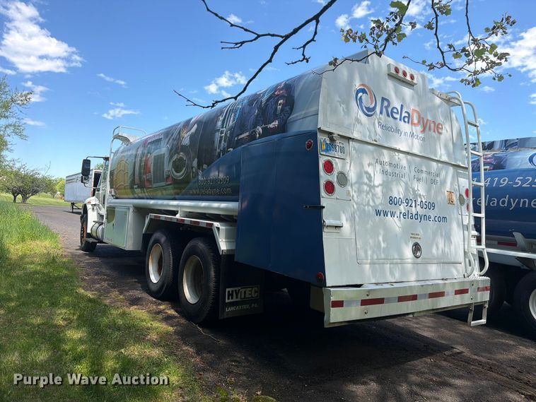 image for item EW2078 2011 International 4400 fuel truck
