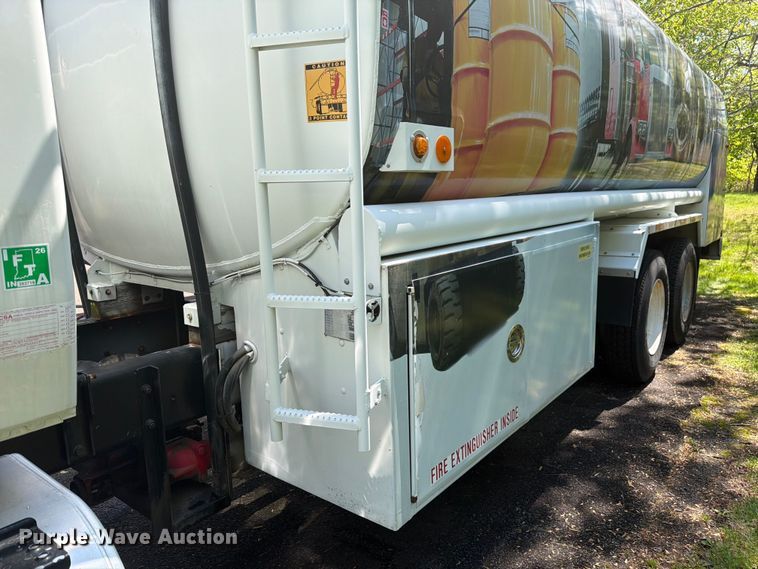 image for item EW2078 2011 International 4400 fuel truck