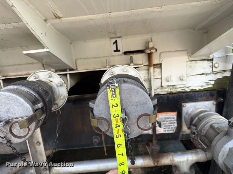 image for item EW2078 2011 International 4400 fuel truck