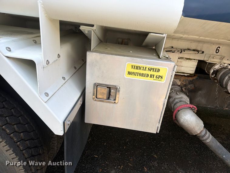 image for item EW2078 2011 International 4400 fuel truck