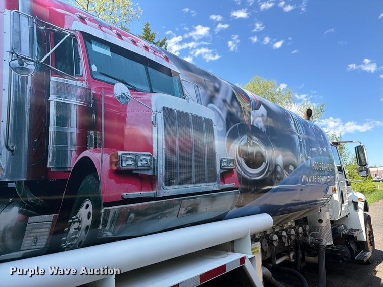 image for item EW2078 2011 International 4400 fuel truck