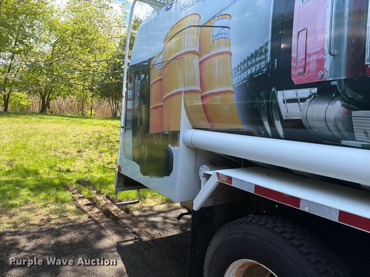 image for item EW2078 2011 International 4400 fuel truck